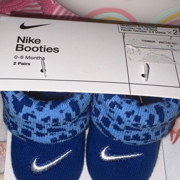 Baby Clothing and Accessories bundle - Picture 7 of 8